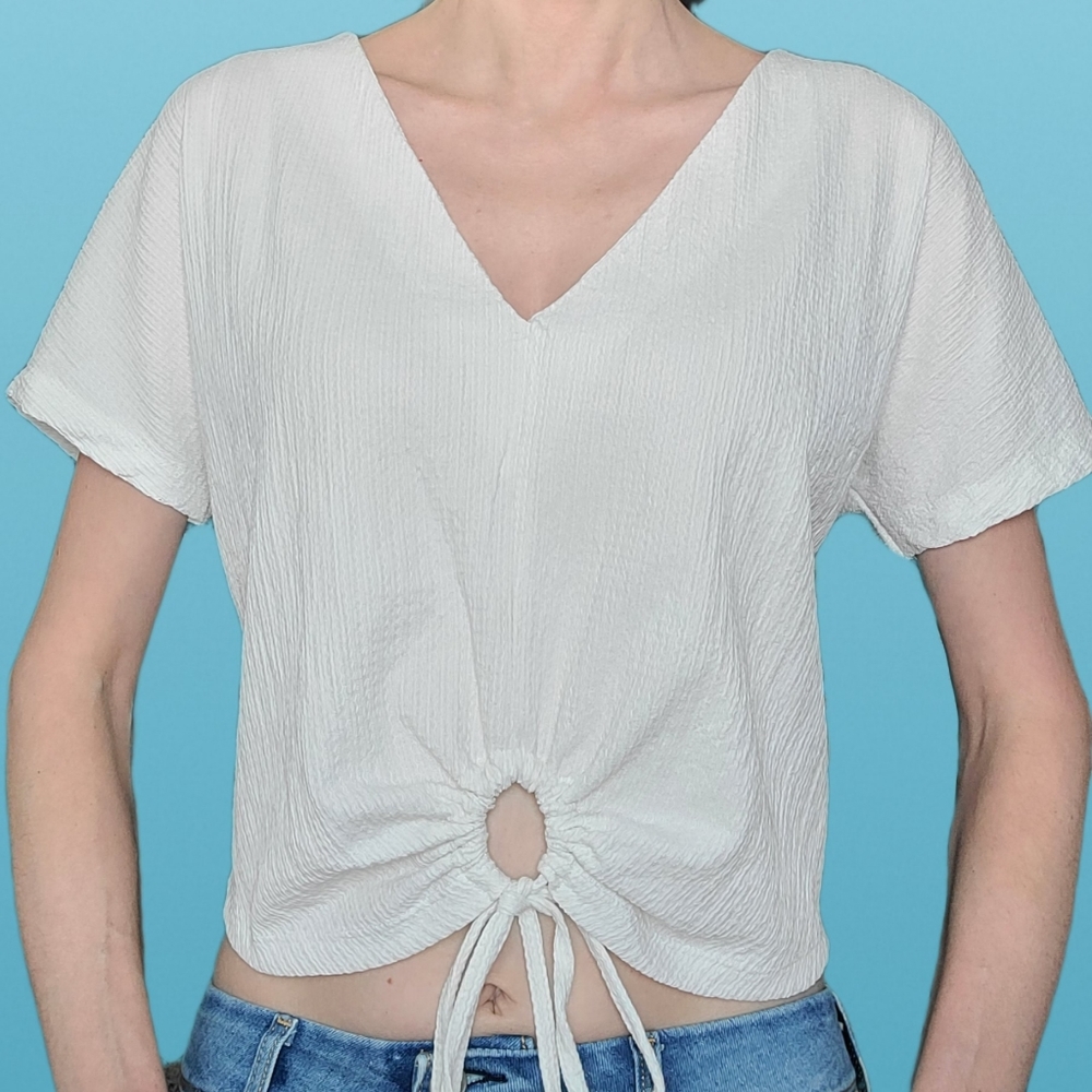 Zara Tie-Front Crop Top in White, Size Small, EUC